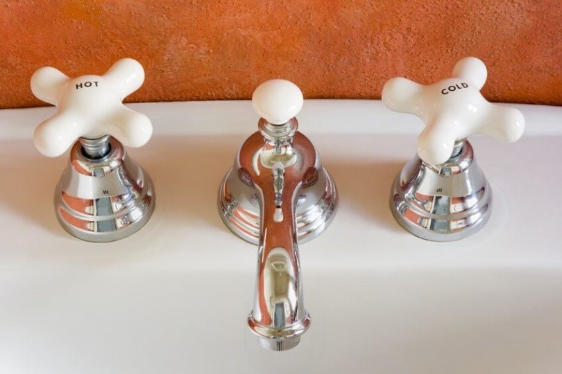 How to Prevent the Kitchen Sink From Clogging