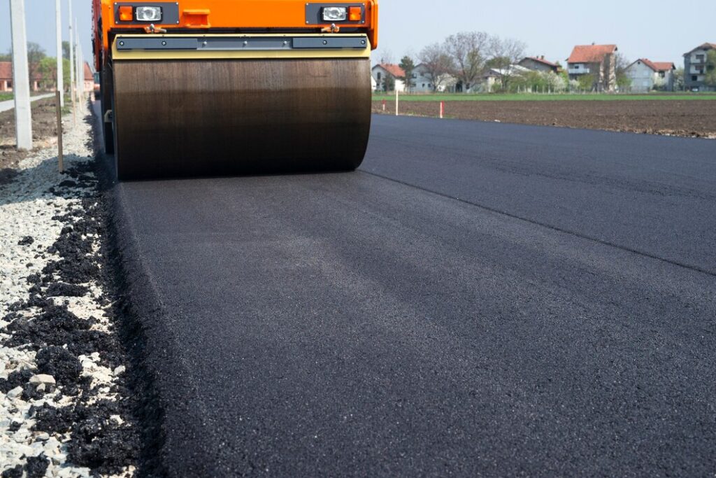 A Comprehensive Guide to Asphalt Paving and Sealcoating